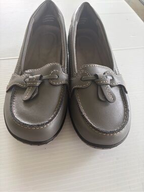 Women's Gray Casual Leather-Look Loafers - Comfortable Everyday Style